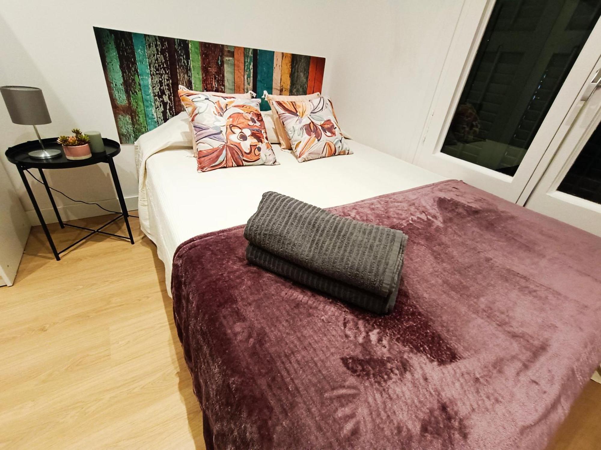 By Universitat Rooms バルセロナ エクステリア 写真